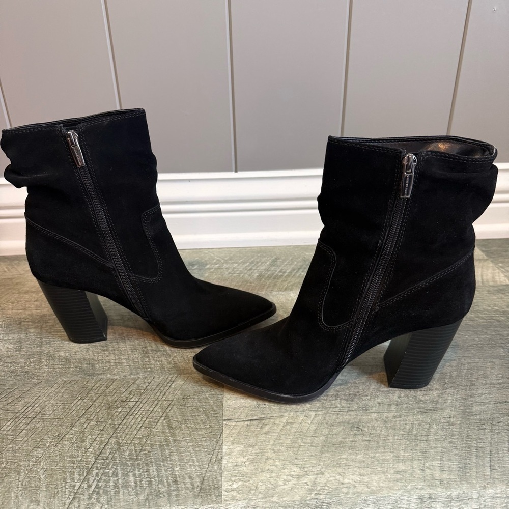 Vince Camuto Women's Crethana Black Suede Boots Size 8.5 Pointed Toe Block Heel - Picture 7 of 16